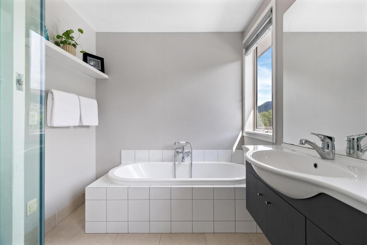 Lake And Mountain View Living Queenstown Bagian luar foto